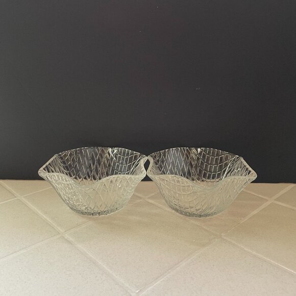 2 little cute glass candy bowls - Picture 9 of 9